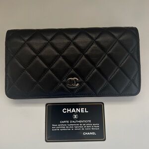 CHANEL Lambskin Quilted Yen Wallet Black